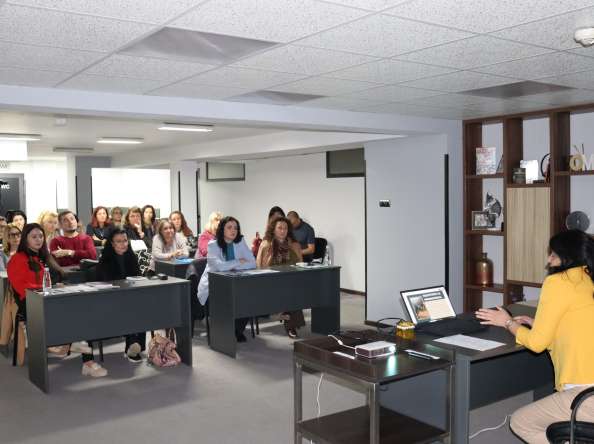 Финална сесия на майсторския клас за креативно мислене събра 20 учители от област Търговище