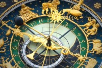 astronomical-clock-408306_640.jpg