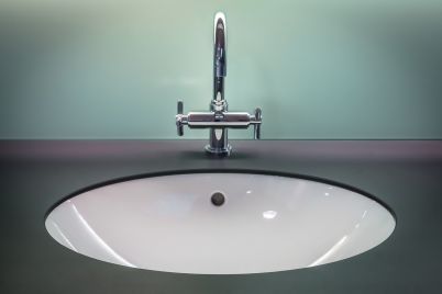 bathroom-1851566_1280.jpg